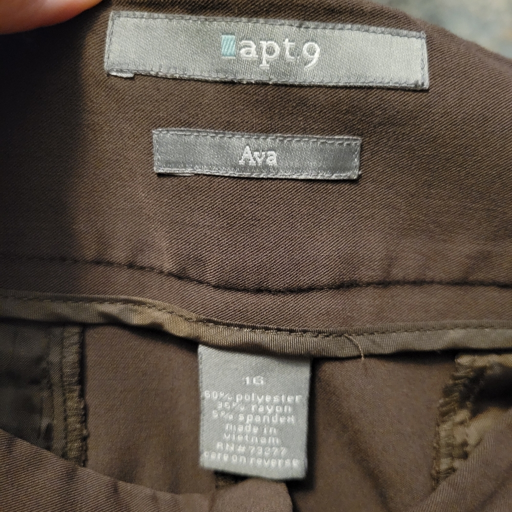 Apt. 9 Women's Dark Brown Capris Size 16 Look New - Picture 3 of 4